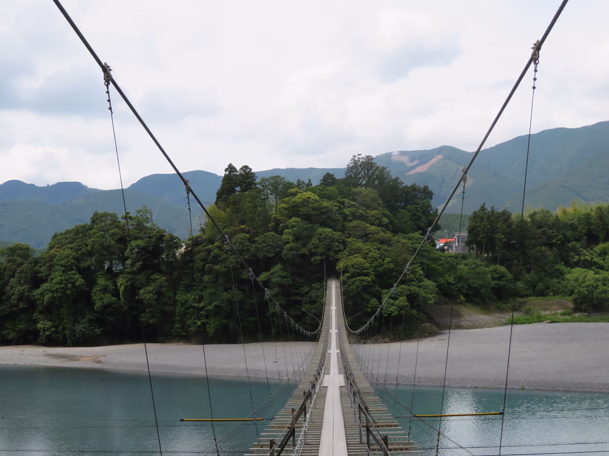 投稿写真：『大井川で最も長い吊り橋』／塩郷の吊り橋