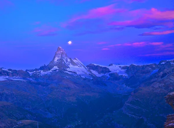 投稿：Der Matterhorn des Morgenglühens