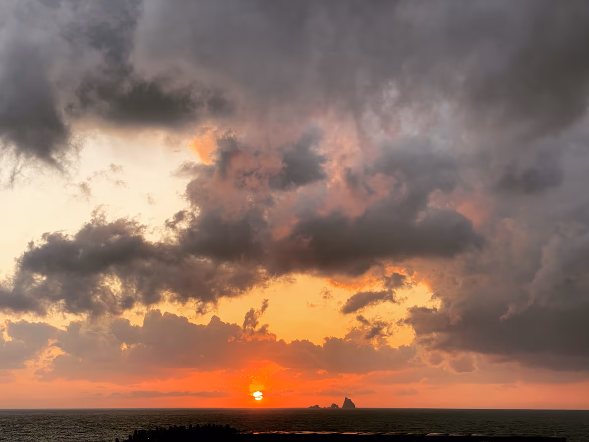 投稿写真：三本岳と夕陽