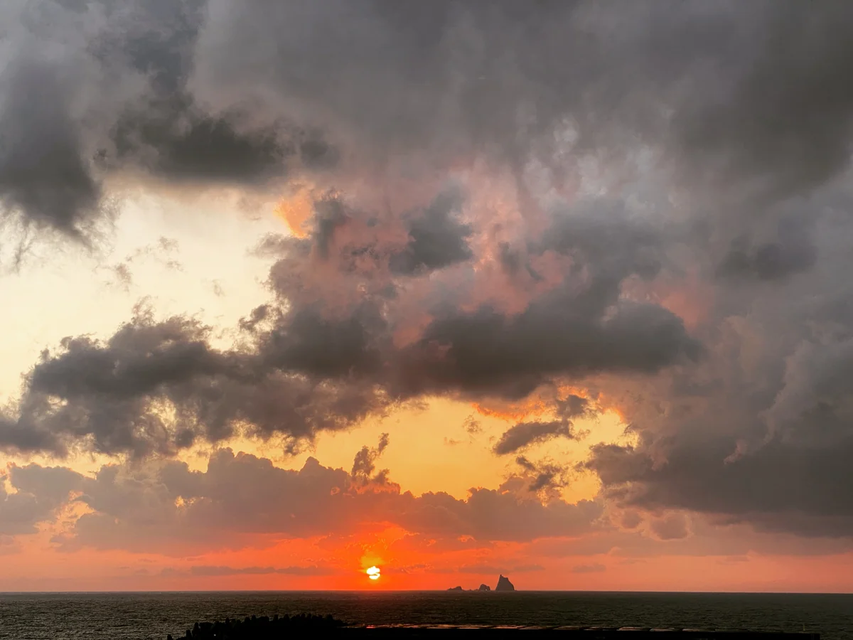 投稿写真：三本岳と夕陽