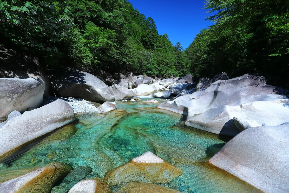 投稿写真：阿寺渓谷　岩場の渓流