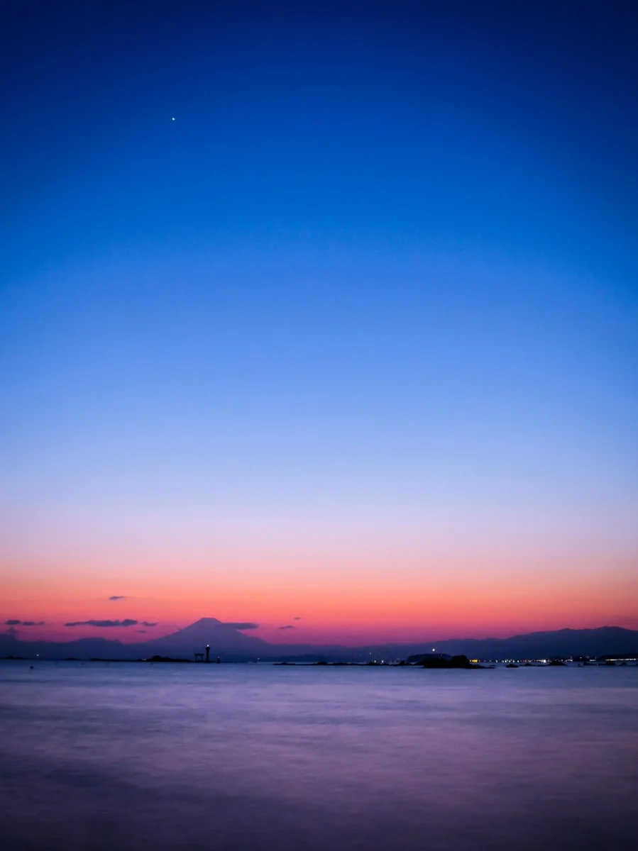 投稿写真：裕次郎灯台と夕富士と金星