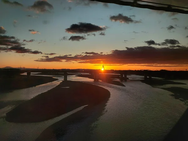 投稿：新木曽川橋と、ツインアーチ138より昇る朝日