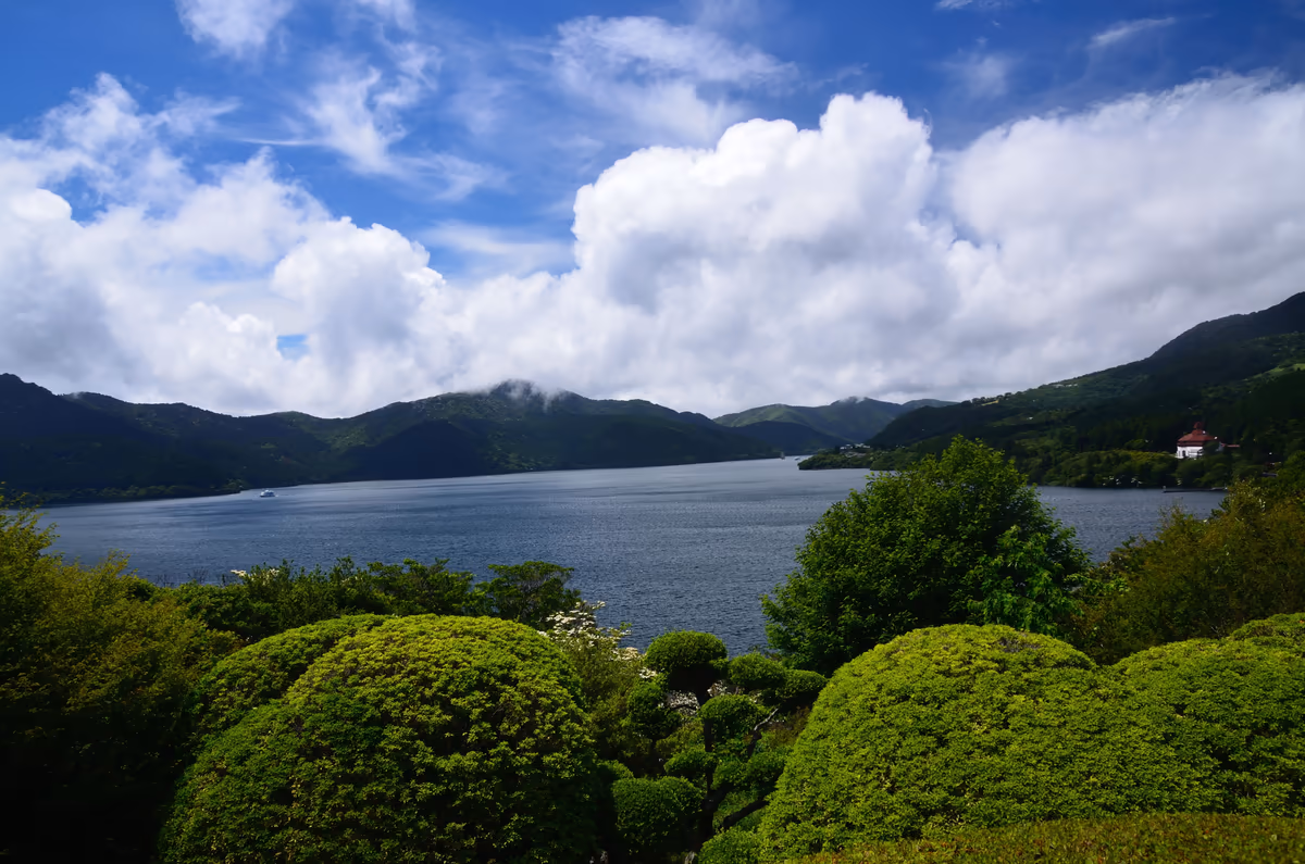 投稿写真：梅雨明けの芦ノ湖
