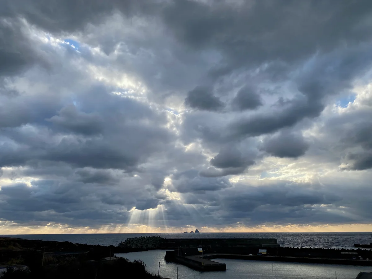 投稿写真：幻想的な雲と天使のはしご