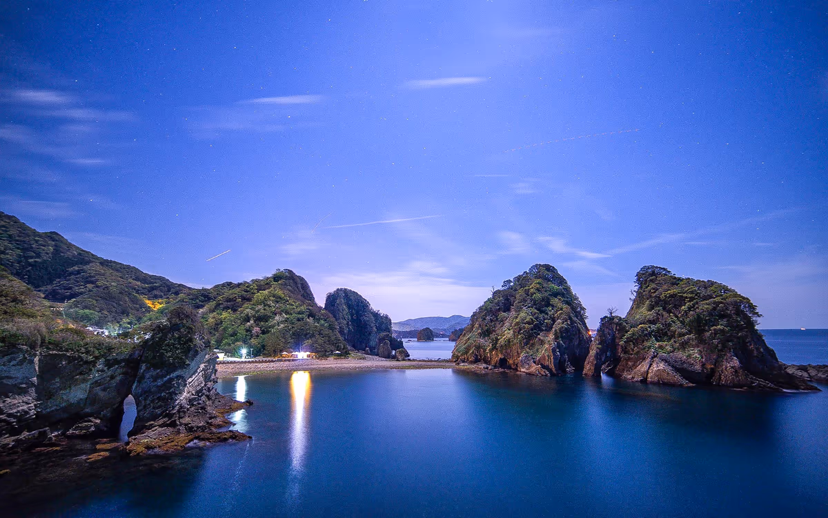 投稿写真：真夜中の高台から
