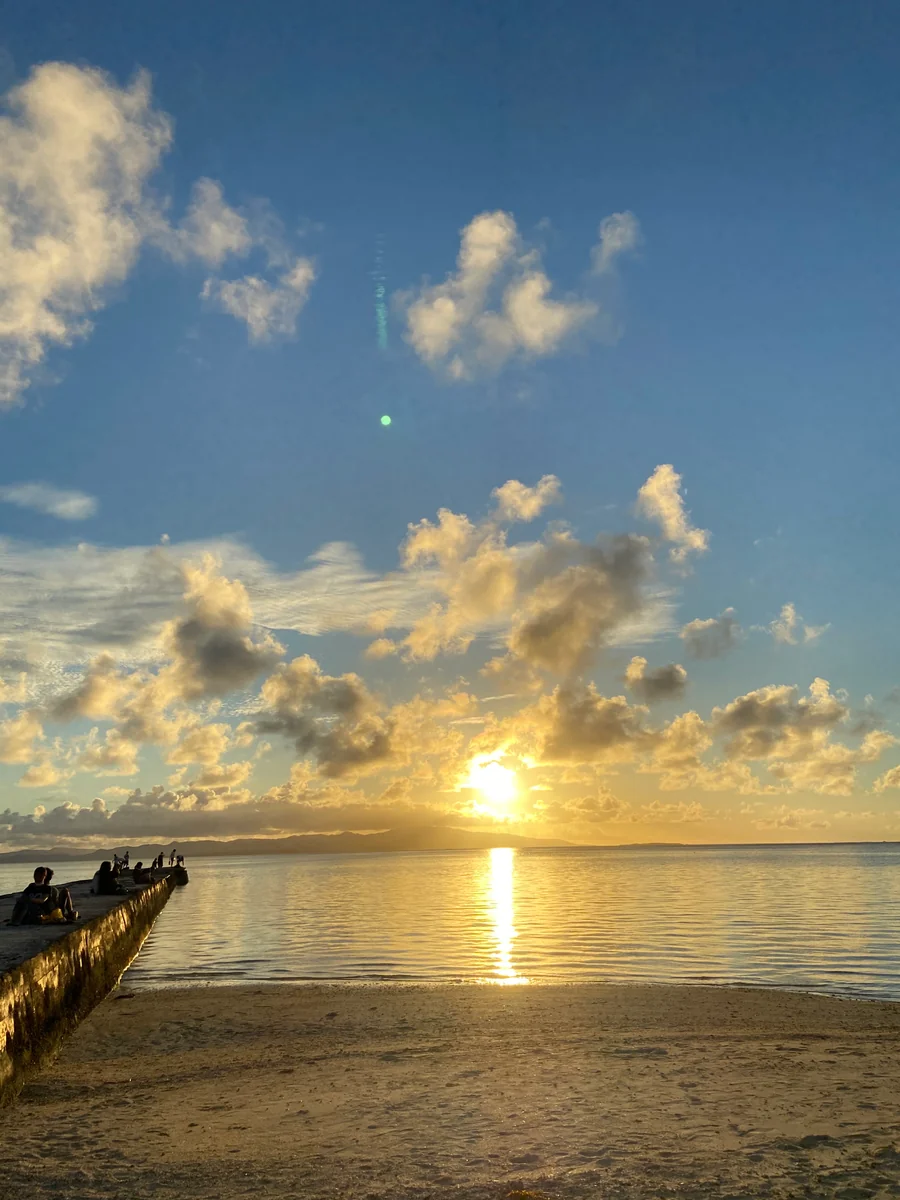 投稿写真：竹富島の西桟橋から見た夕日