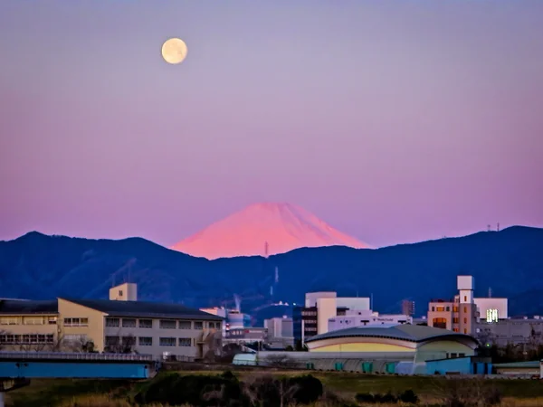 投稿：紅富士と月