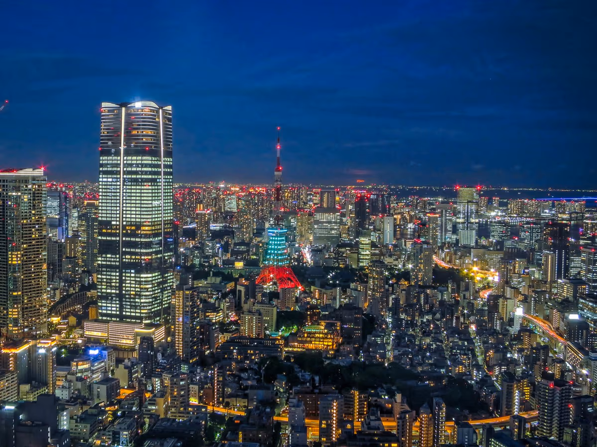 投稿写真：麻布台ヒルズと東京タワーと満月の出