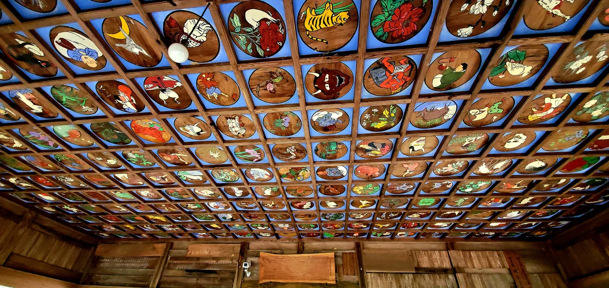 投稿写真：色鮮やかな天井絵