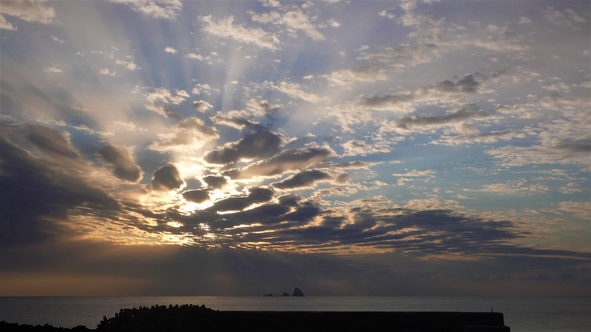 投稿写真：三本岳と夕陽