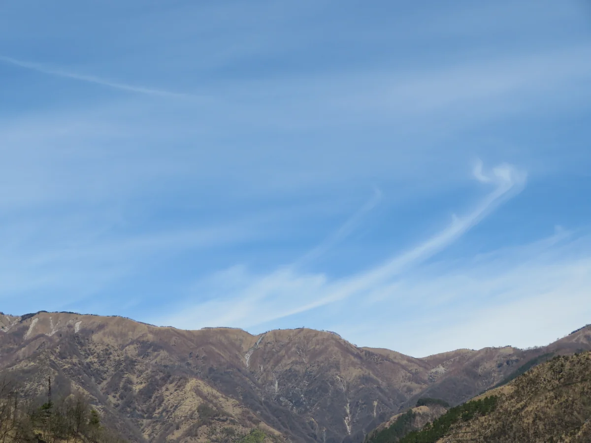 投稿写真：『空に口笛』／間藤駅付近