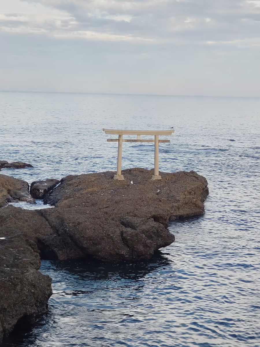 投稿写真：夕時の神磯の鳥居