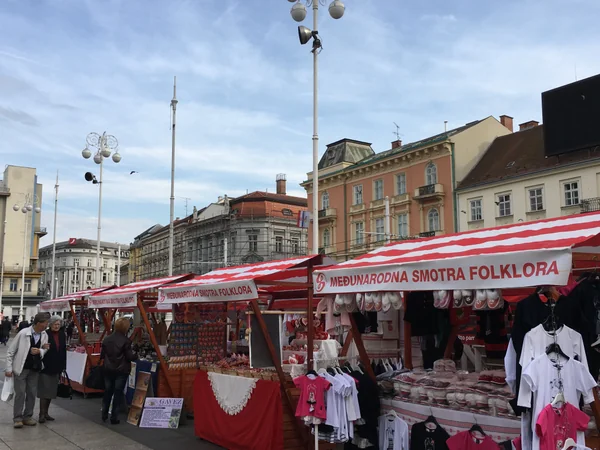 投稿：ザグレブ イェラチッチ広場近辺