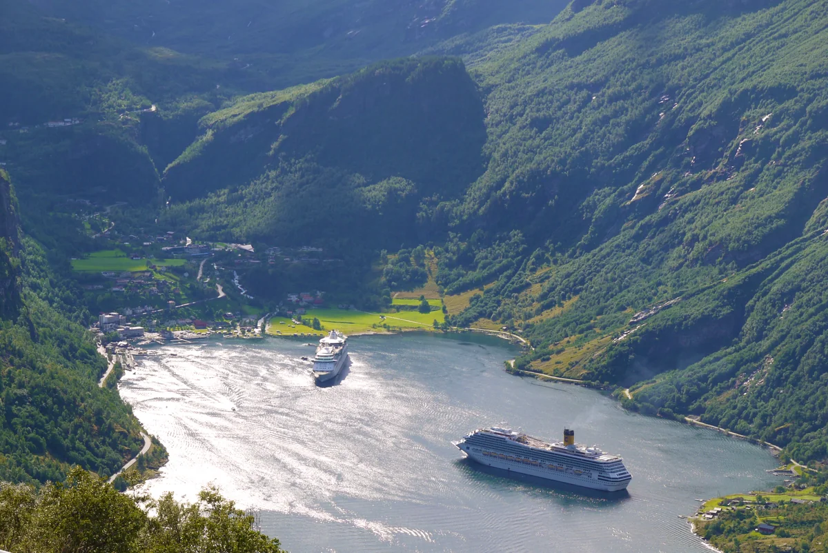 投稿写真：北欧　フィヨルドの景色