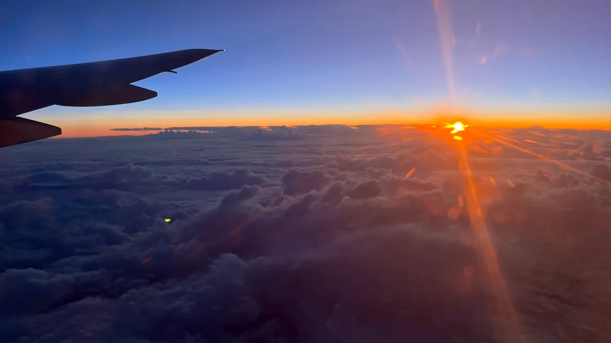 投稿写真：雲に沈む夕陽