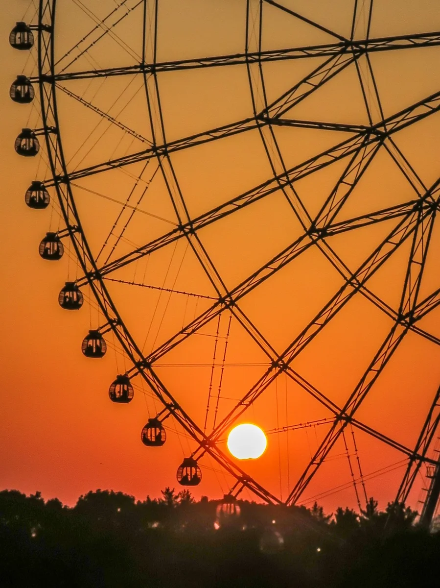 投稿写真：大観覧車の中のダイヤモンド富士の始まり