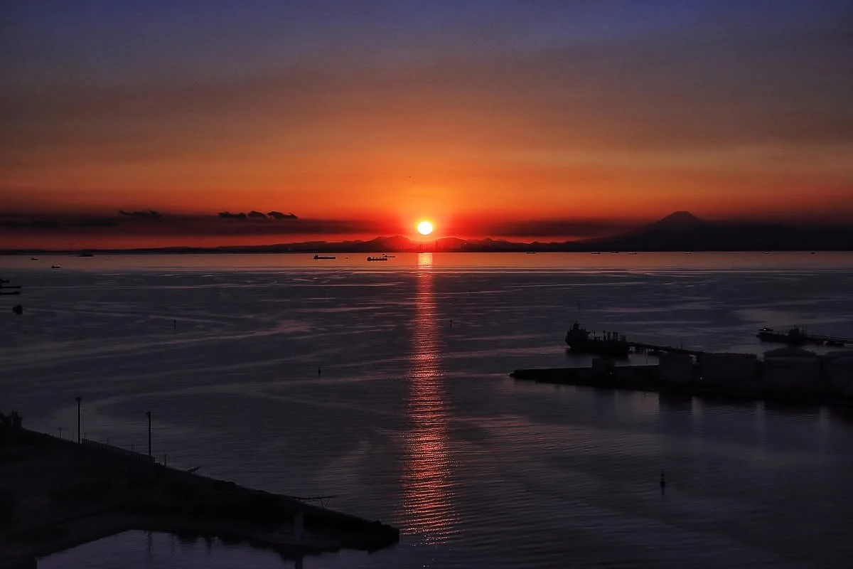 投稿写真：東京湾を跨ぐ光の道