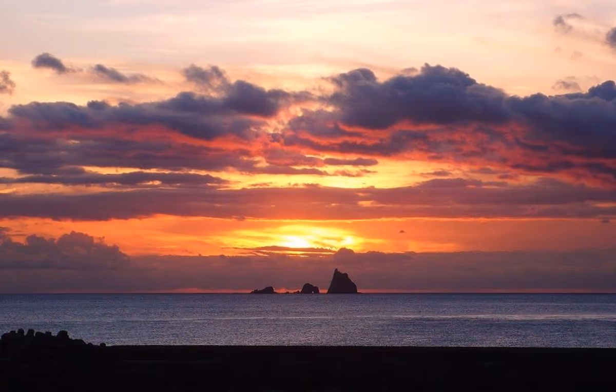 投稿写真：三本岳と夕陽