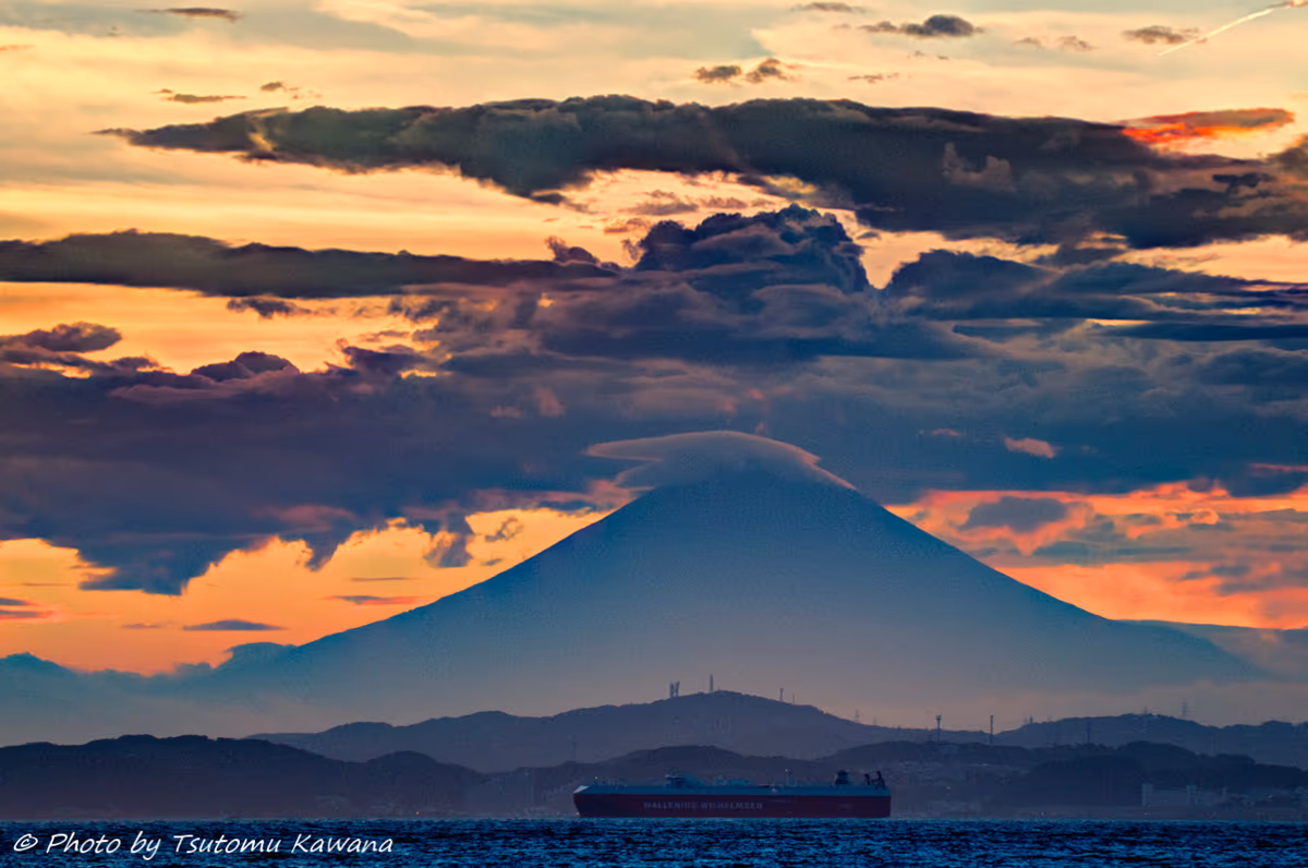 投稿写真：「かさ雲踊る、房総夕富士の情景」