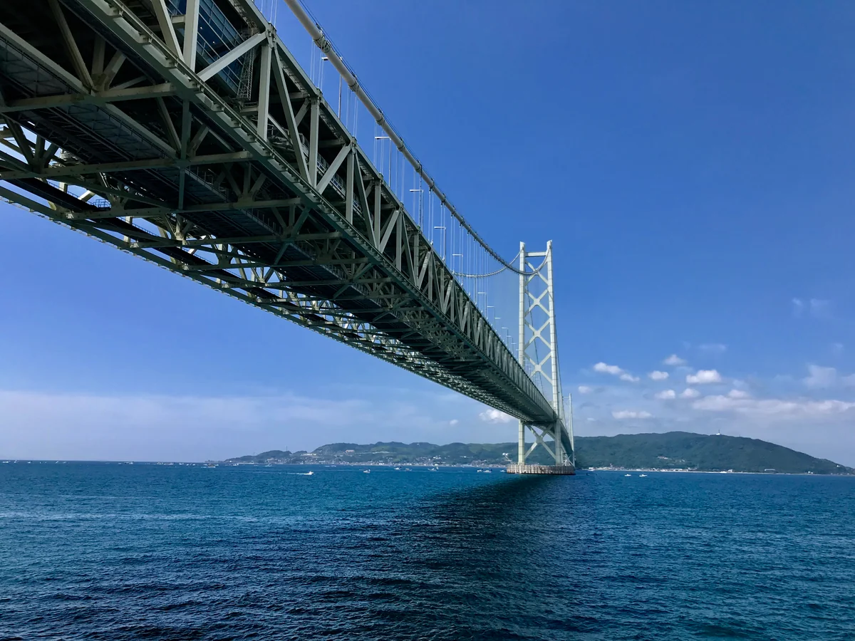 投稿写真：明石海峡大橋と淡路島