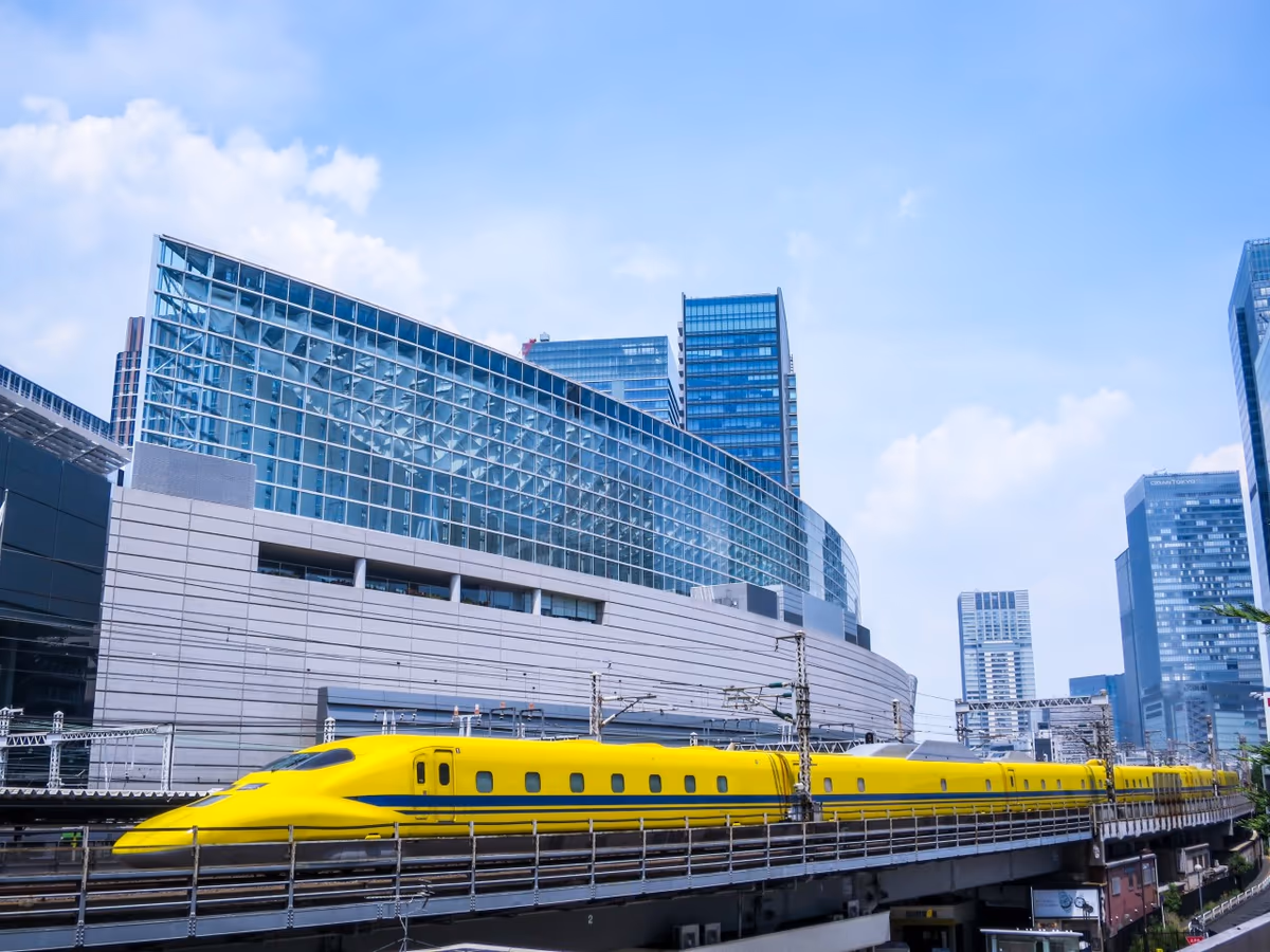 投稿写真：新大阪駅に向かう下りドクターイエロー