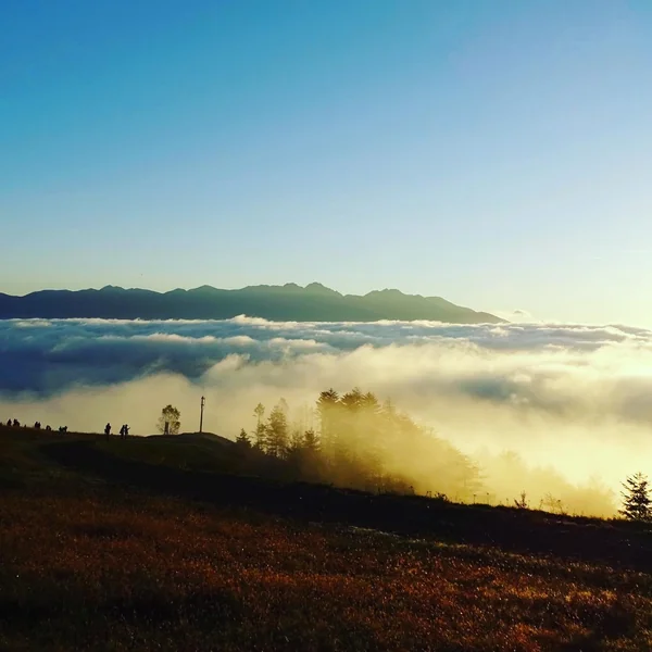 投稿：八ヶ岳へと続く雲海