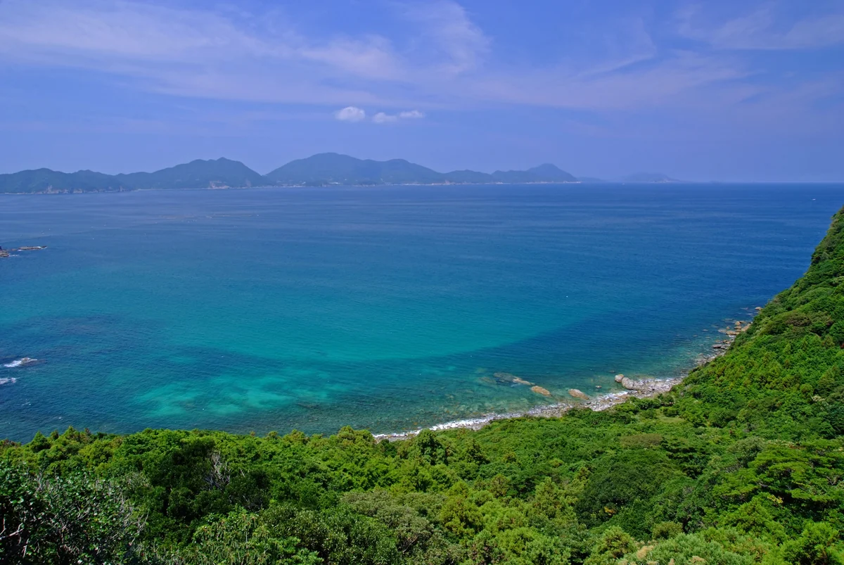 投稿写真：紺碧の海へ
