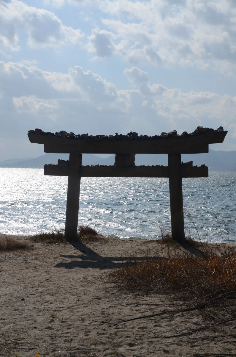 投稿写真：海辺の鳥居