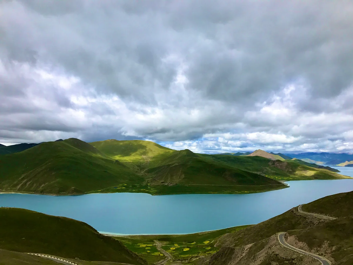 投稿写真：ヤムドク湖（羊卓雍措）