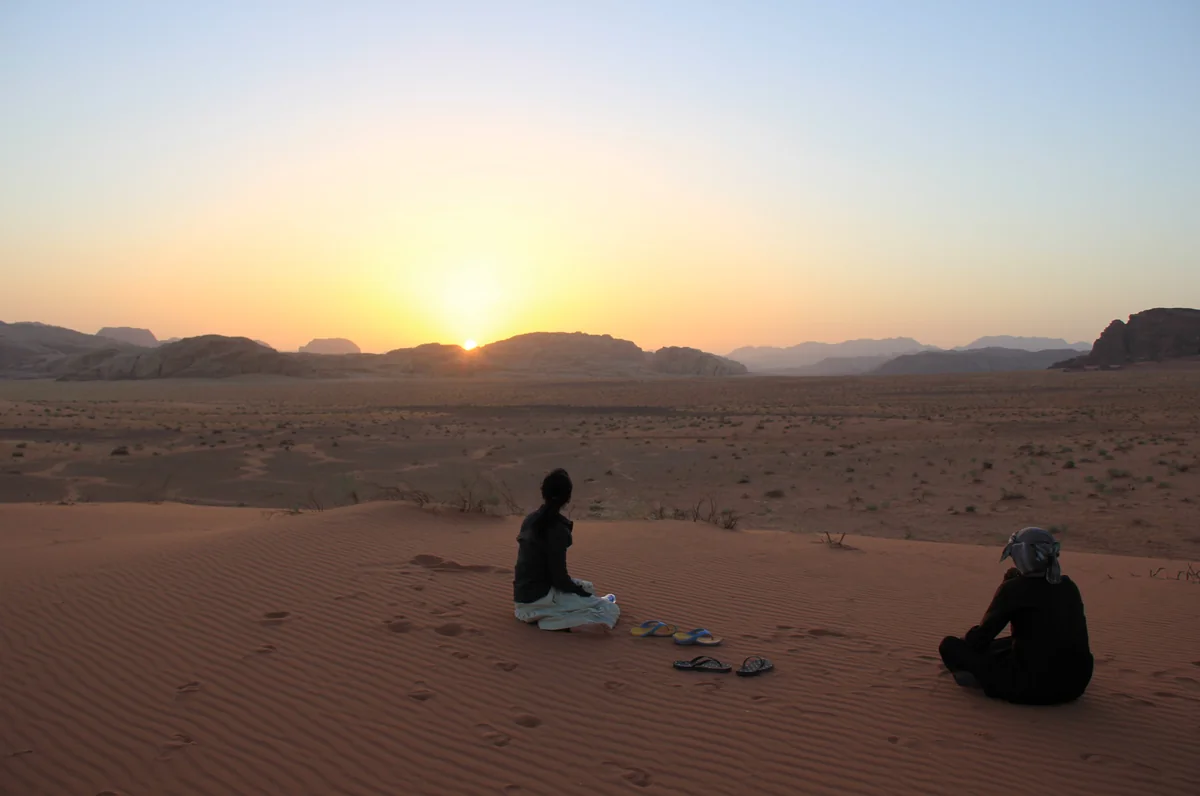 投稿写真：砂漠に沈む夕日
