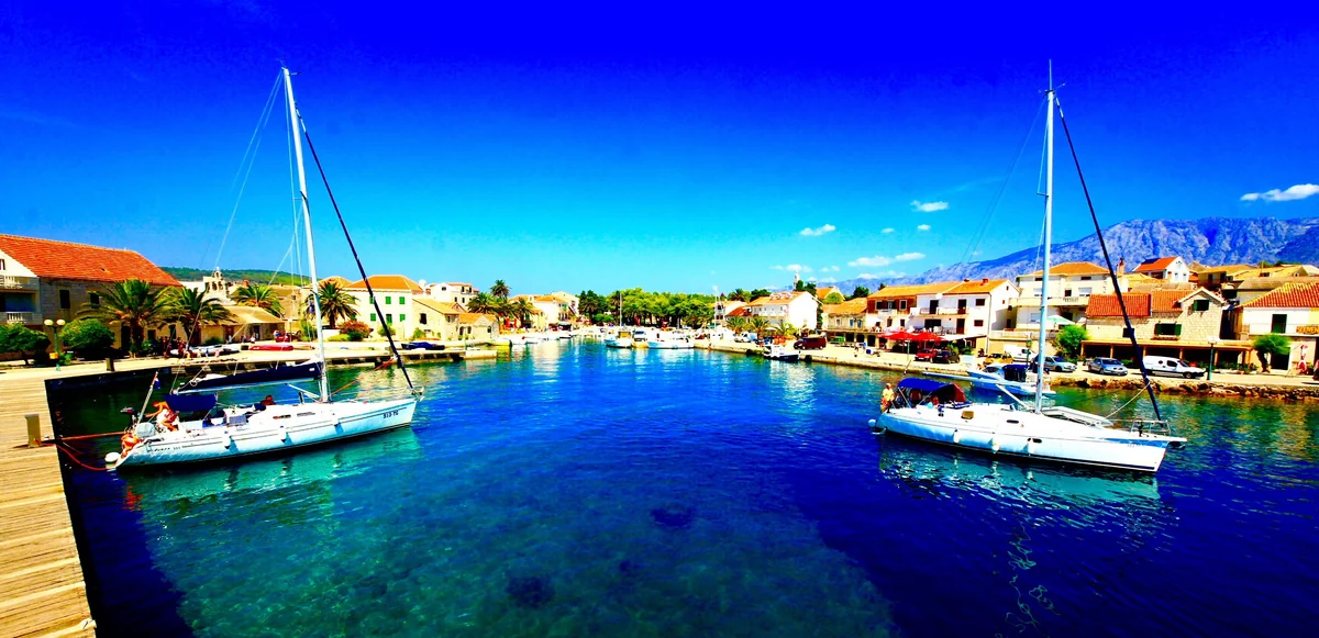 投稿写真：フヴァル島の美し過ぎる「青」