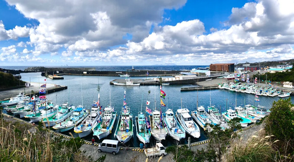 投稿写真：船祝いの港の風景