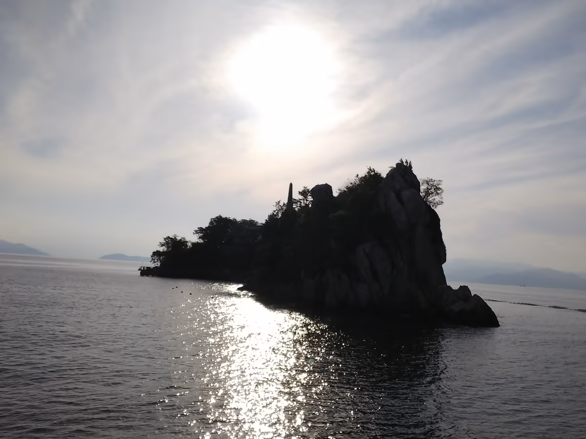 投稿写真：琵琶湖の軍艦島
