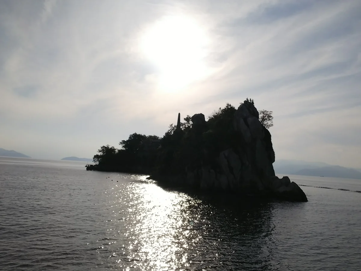 投稿写真：琵琶湖の軍艦島