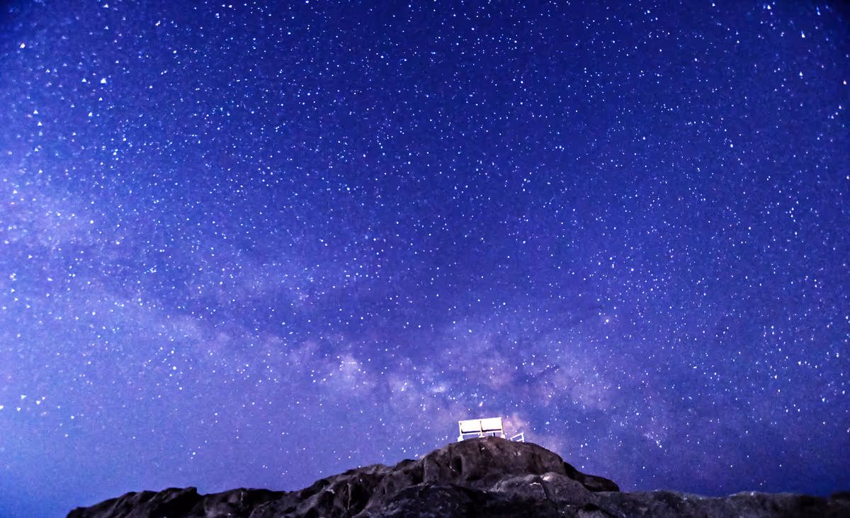 投稿写真：天空のベンチ