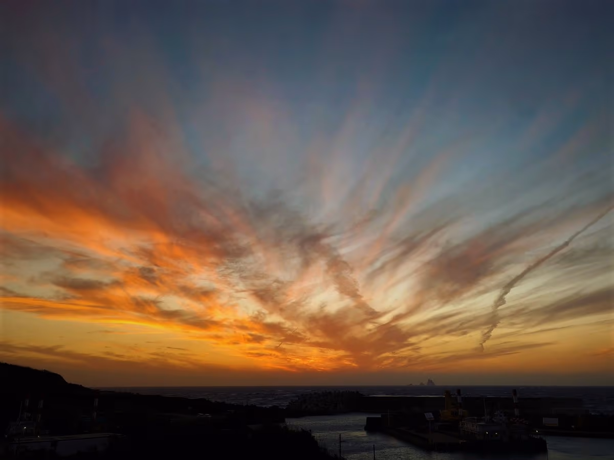 投稿写真：落書きしたような空