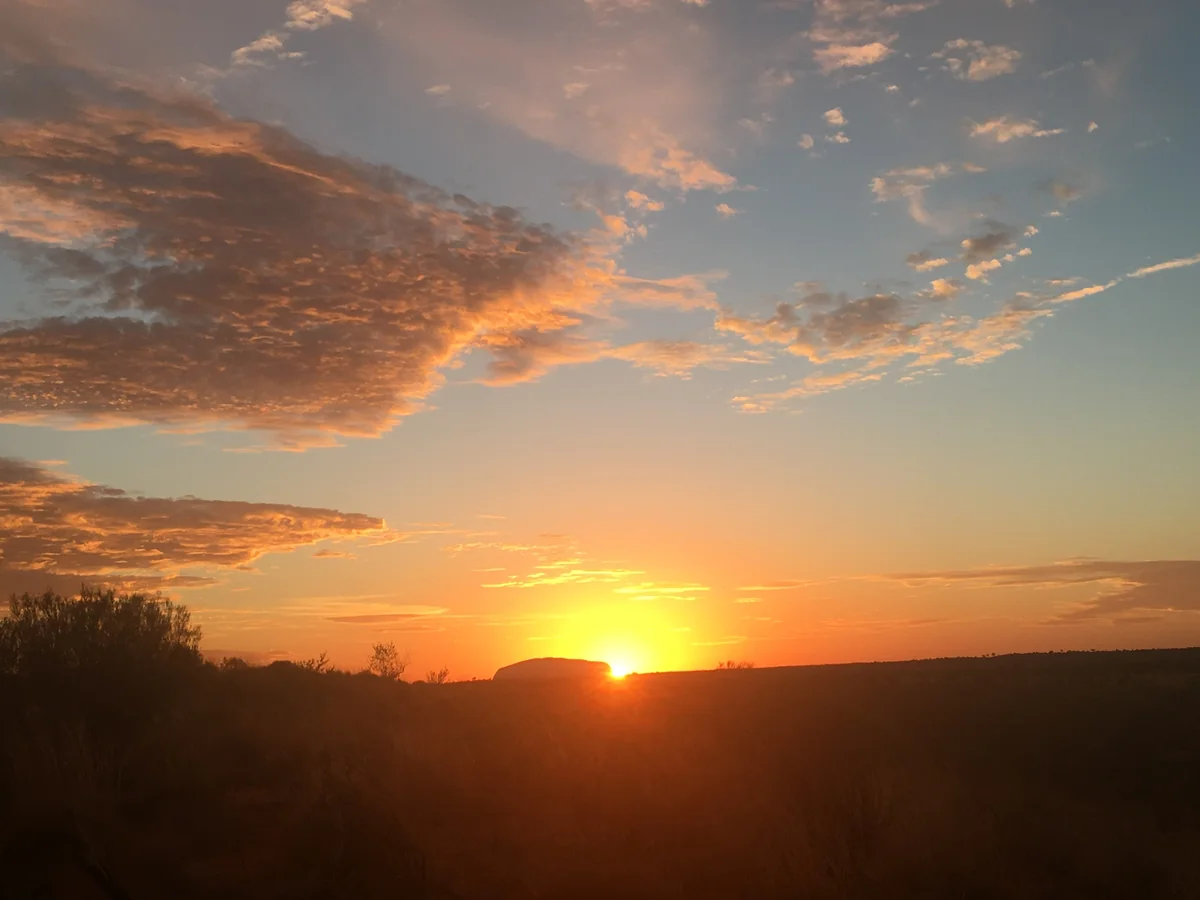 投稿写真：ウルルから朝日