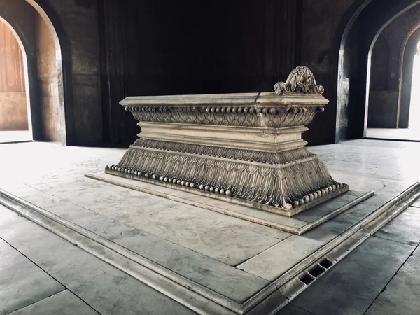 投稿：サフダール・ジャン廟