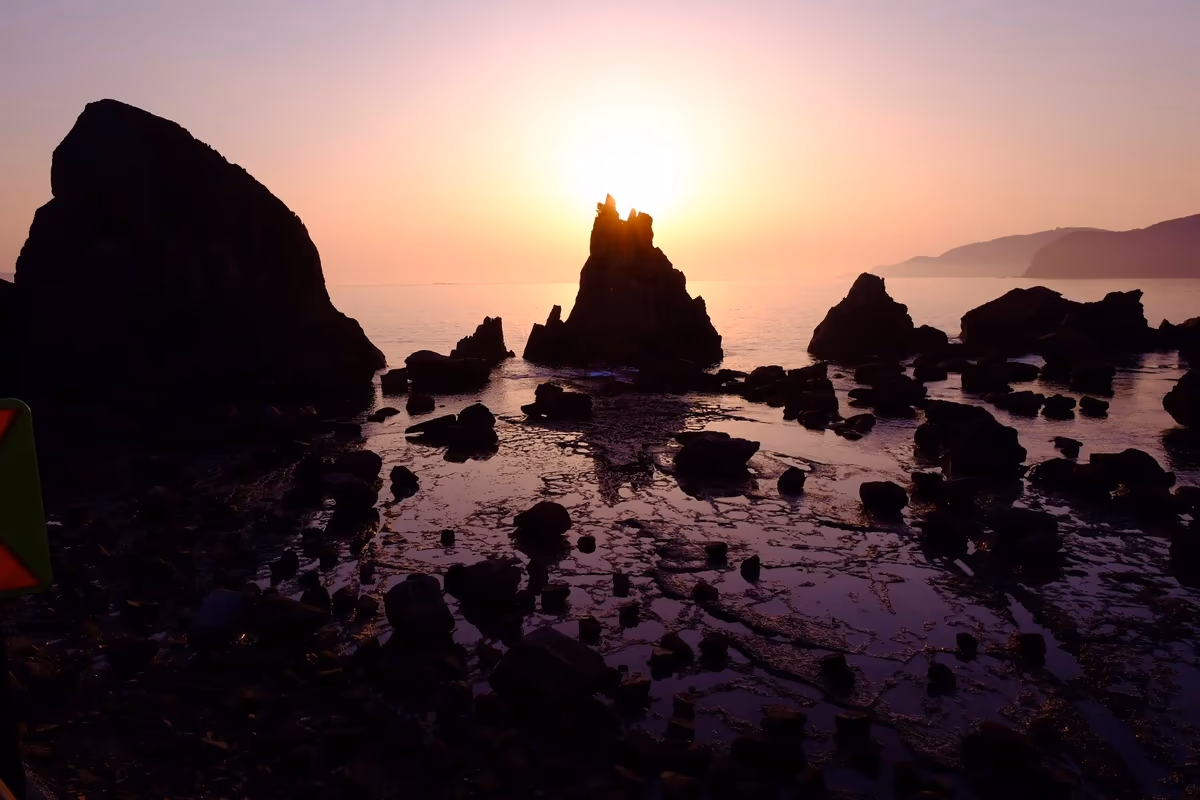 投稿写真：和歌山県 橋杭岩の日の出