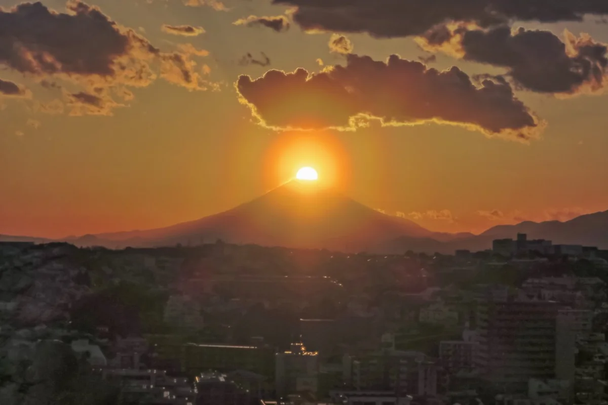 投稿写真：多重花粉光環付きダイヤモンド富士