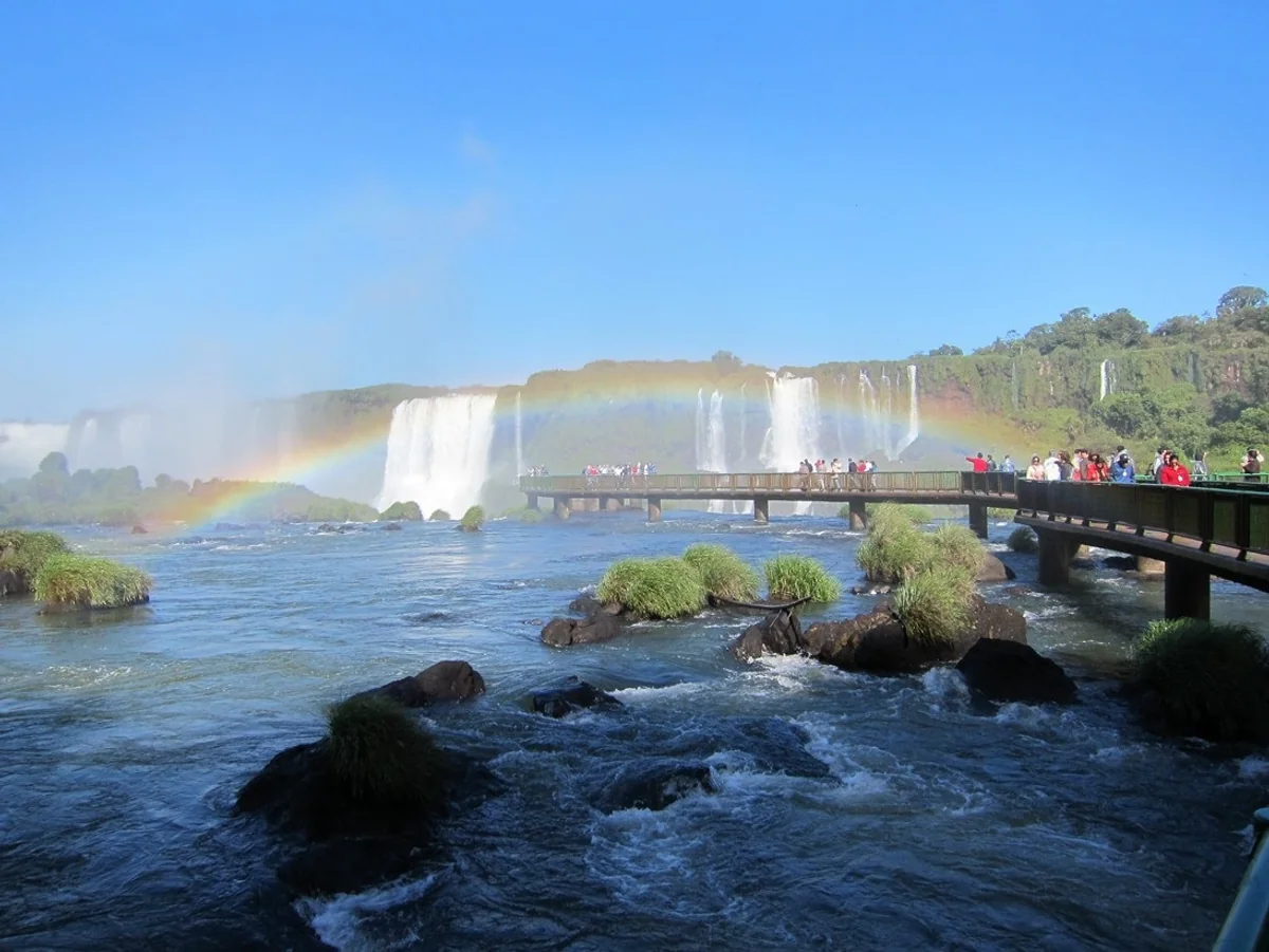 投稿写真：イグアスの滝にかかる虹