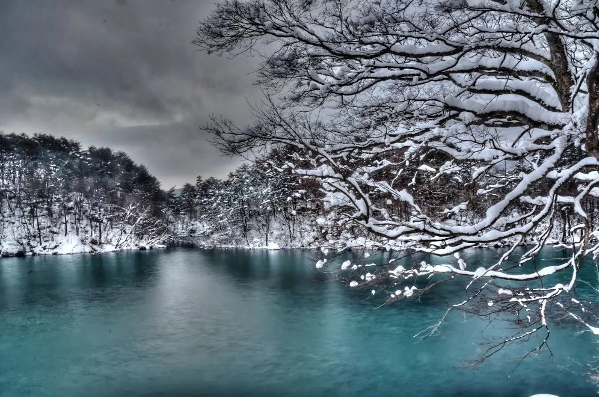 投稿写真：裏磐梯　雪の毘沙門沼