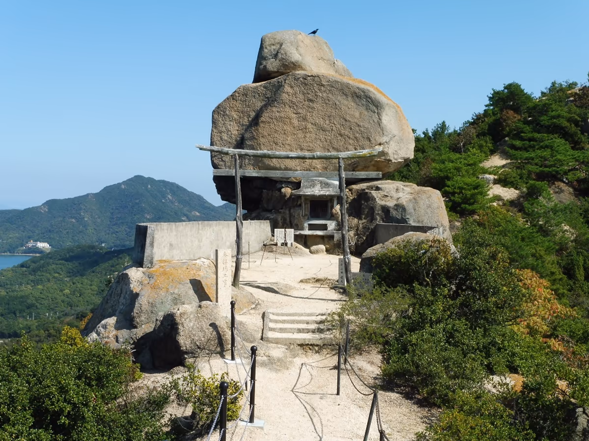 投稿写真：重岩（小瀬石槌神社）