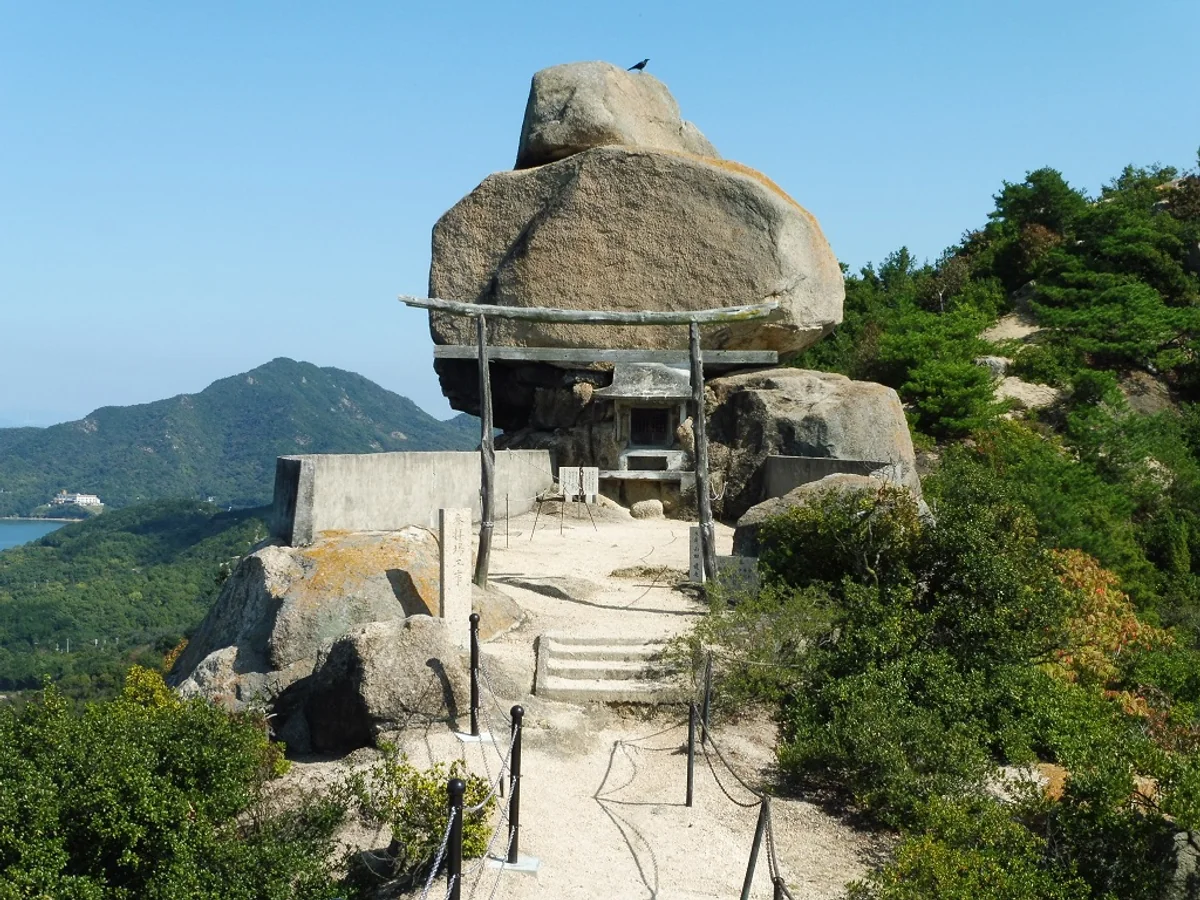投稿写真：重岩（小瀬石槌神社）