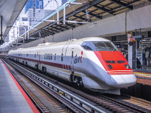 投稿：東京駅に停車中のイーストアイ