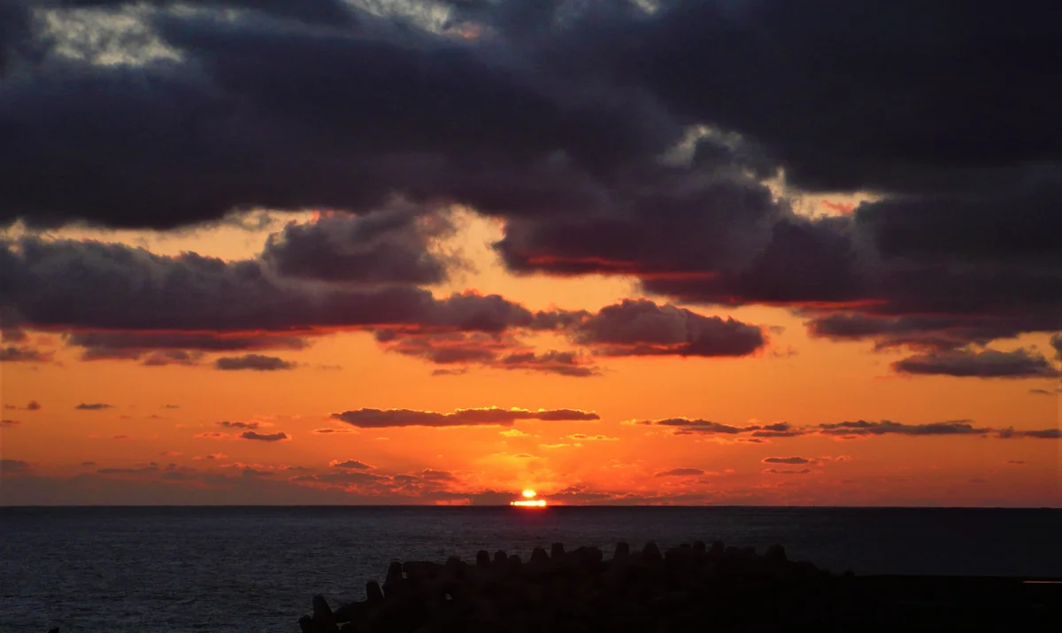 投稿写真：久しぶりに水平線に沈む夕陽