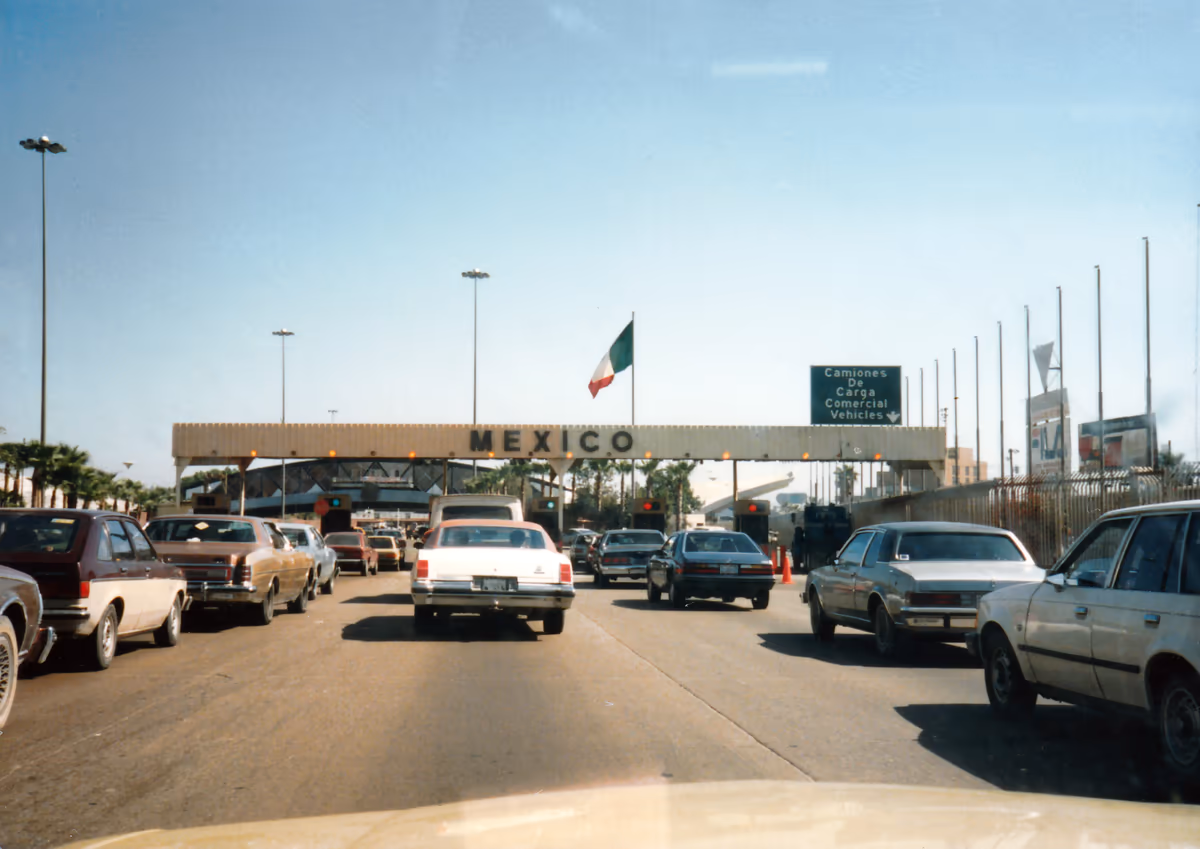 投稿写真：米国・メキシコ国境