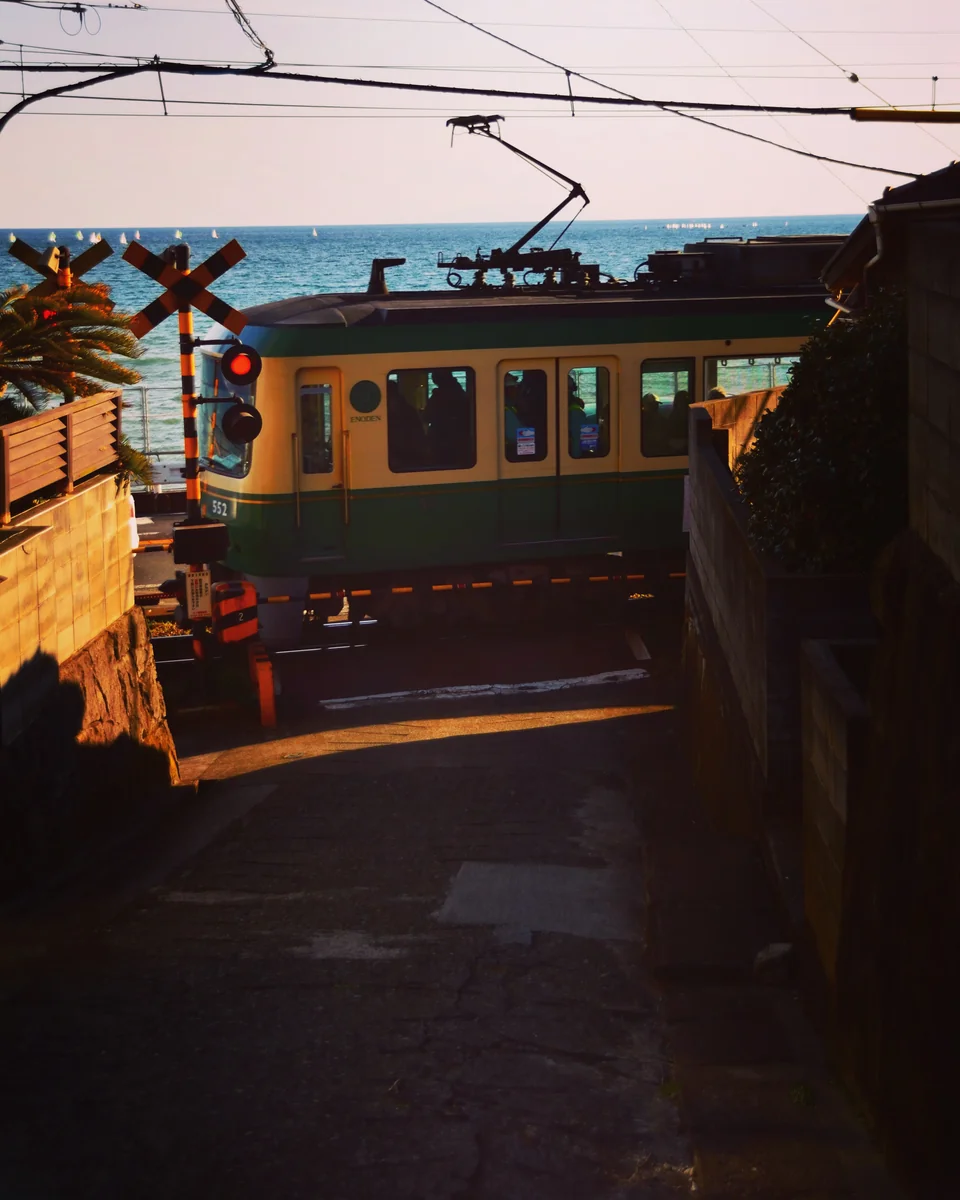 投稿写真：江ノ電　海の見える踏切