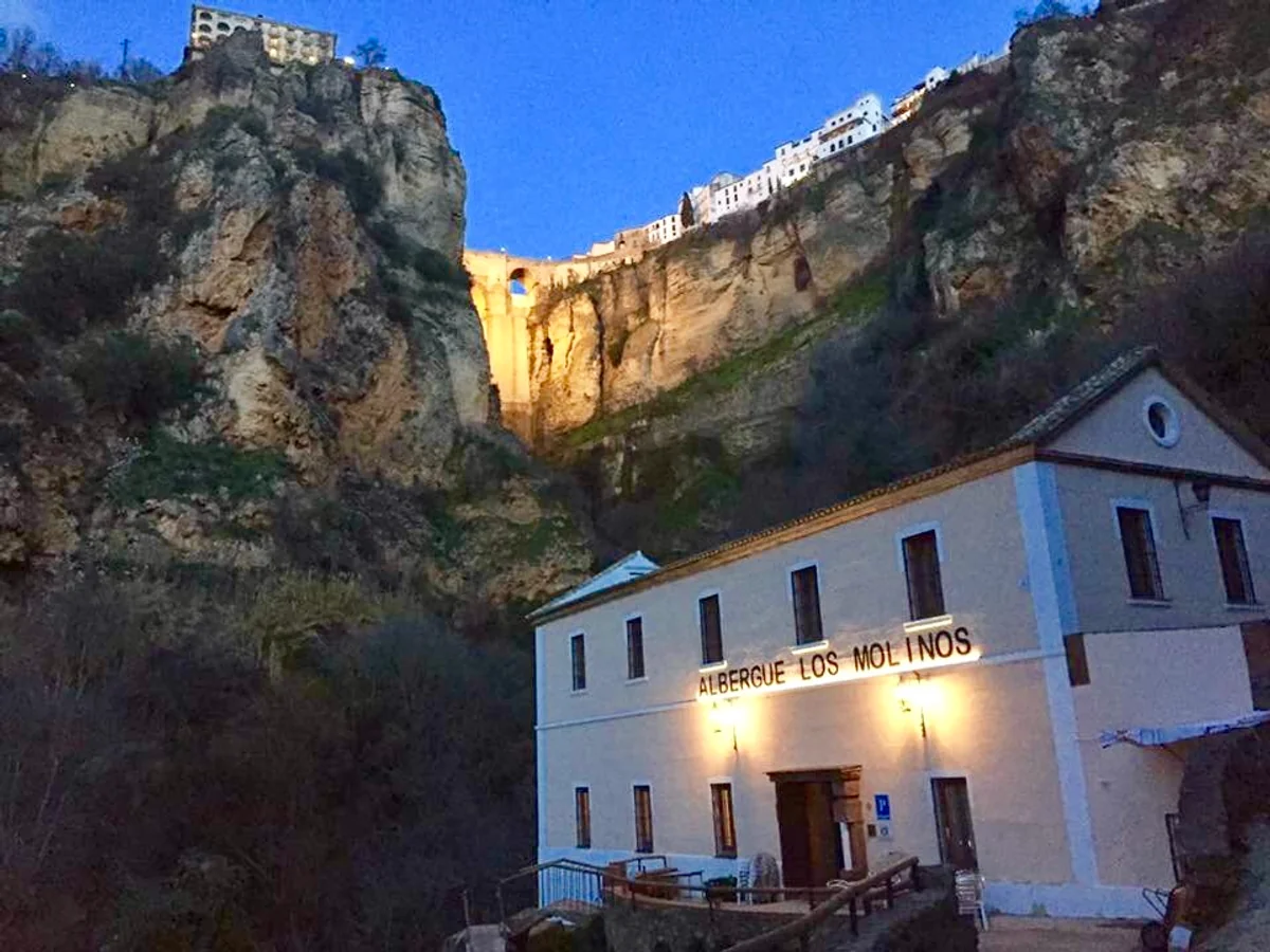 投稿写真：崖の下のホステル